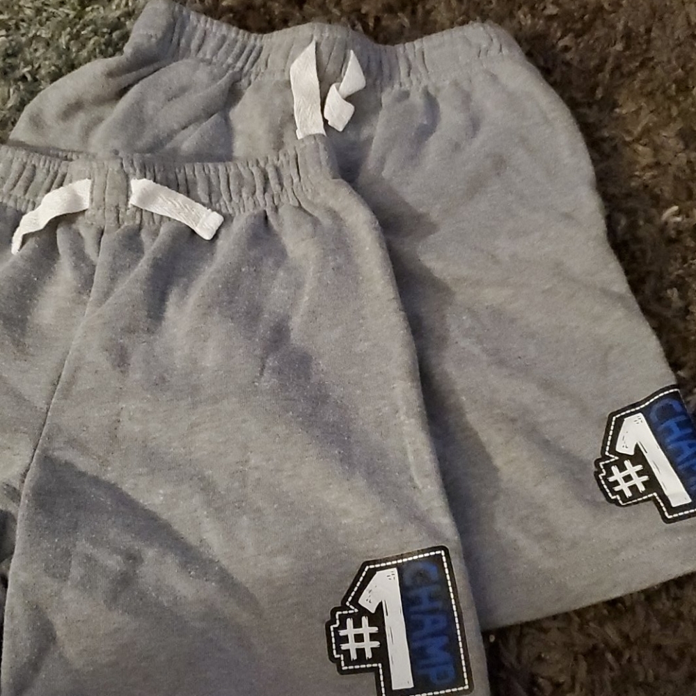 2 pairs of shorts